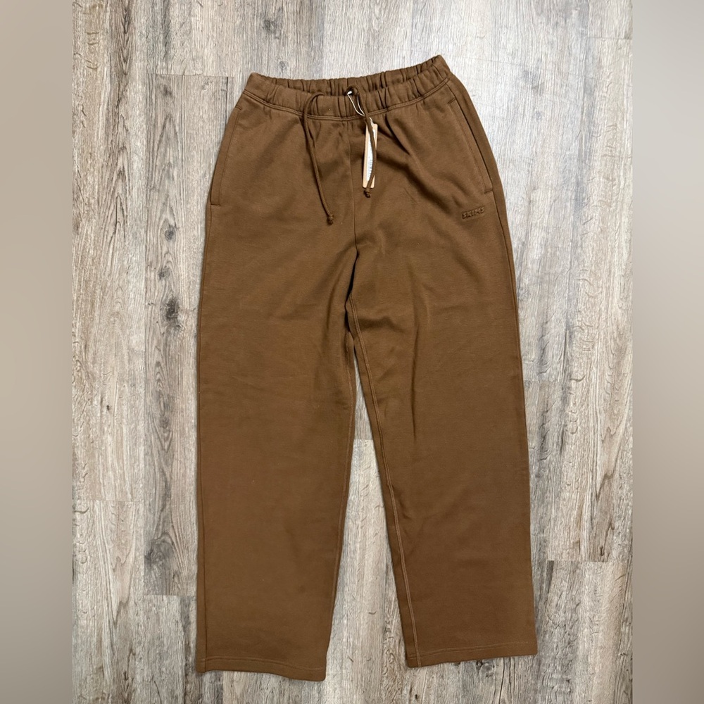 Skims • Cotton Blend Fleece Jersey Sweatpants - Picture 3 of 11